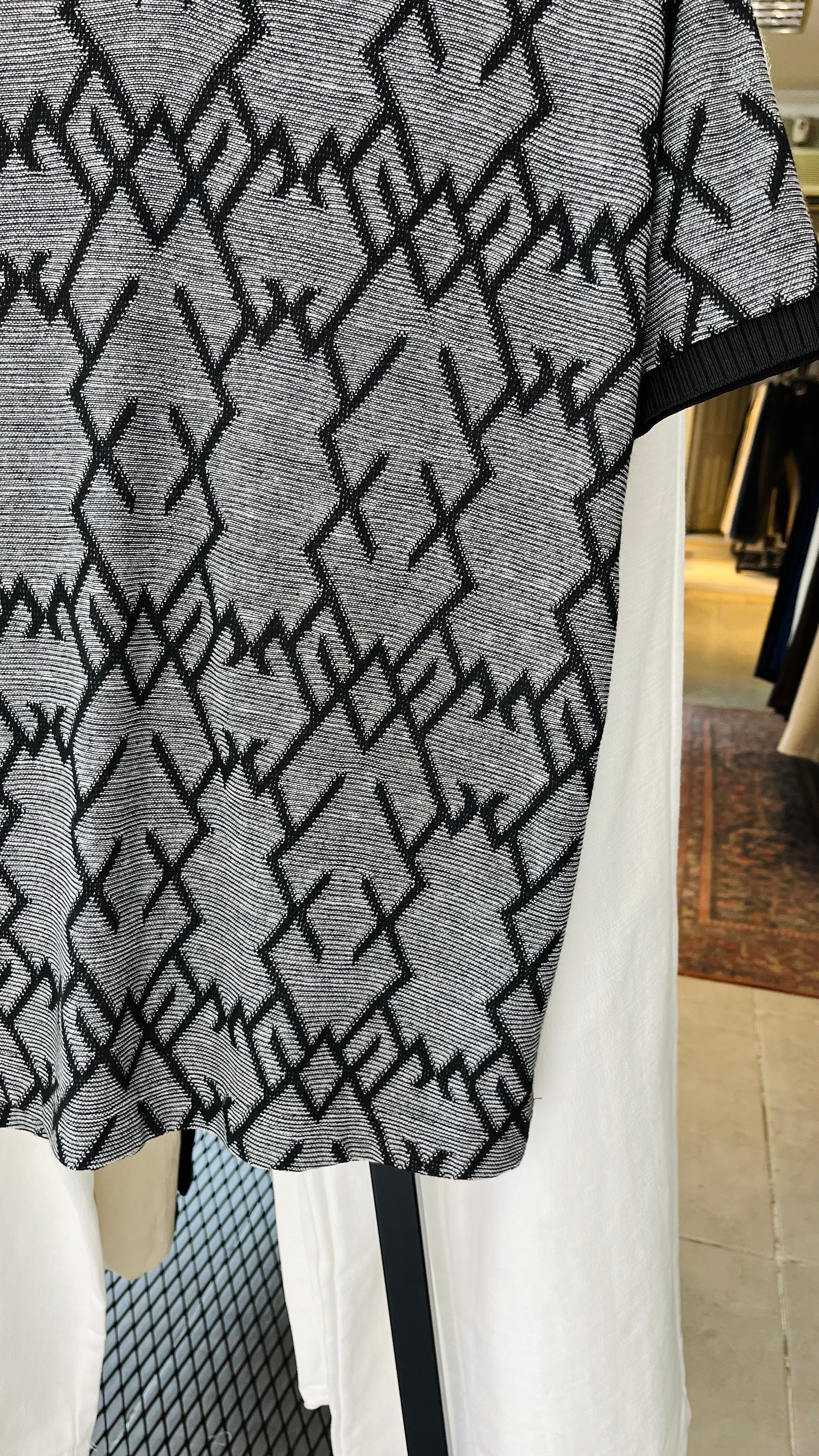 Regular Siyah Desenli Gri Yakalı Tshirt – Gri 9339