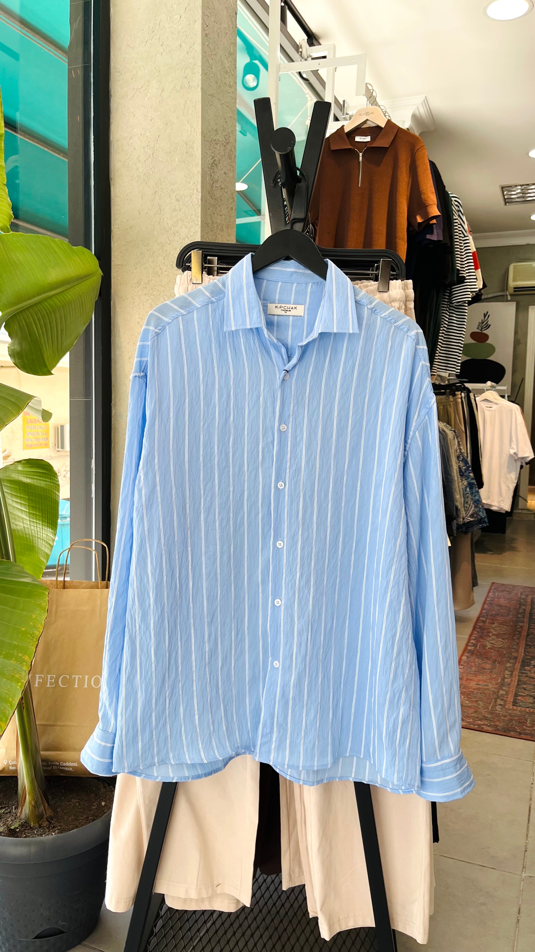 Oversize Beyaz Çizgili Bebe Mavisi Gömlek - Bebe Mavisi 5395