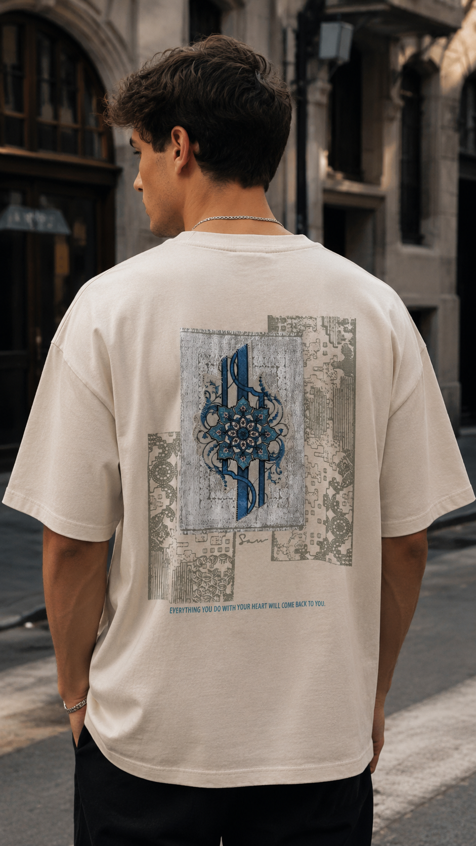 Oversize Bej Sırt Motif Patchli Tshirt 9419