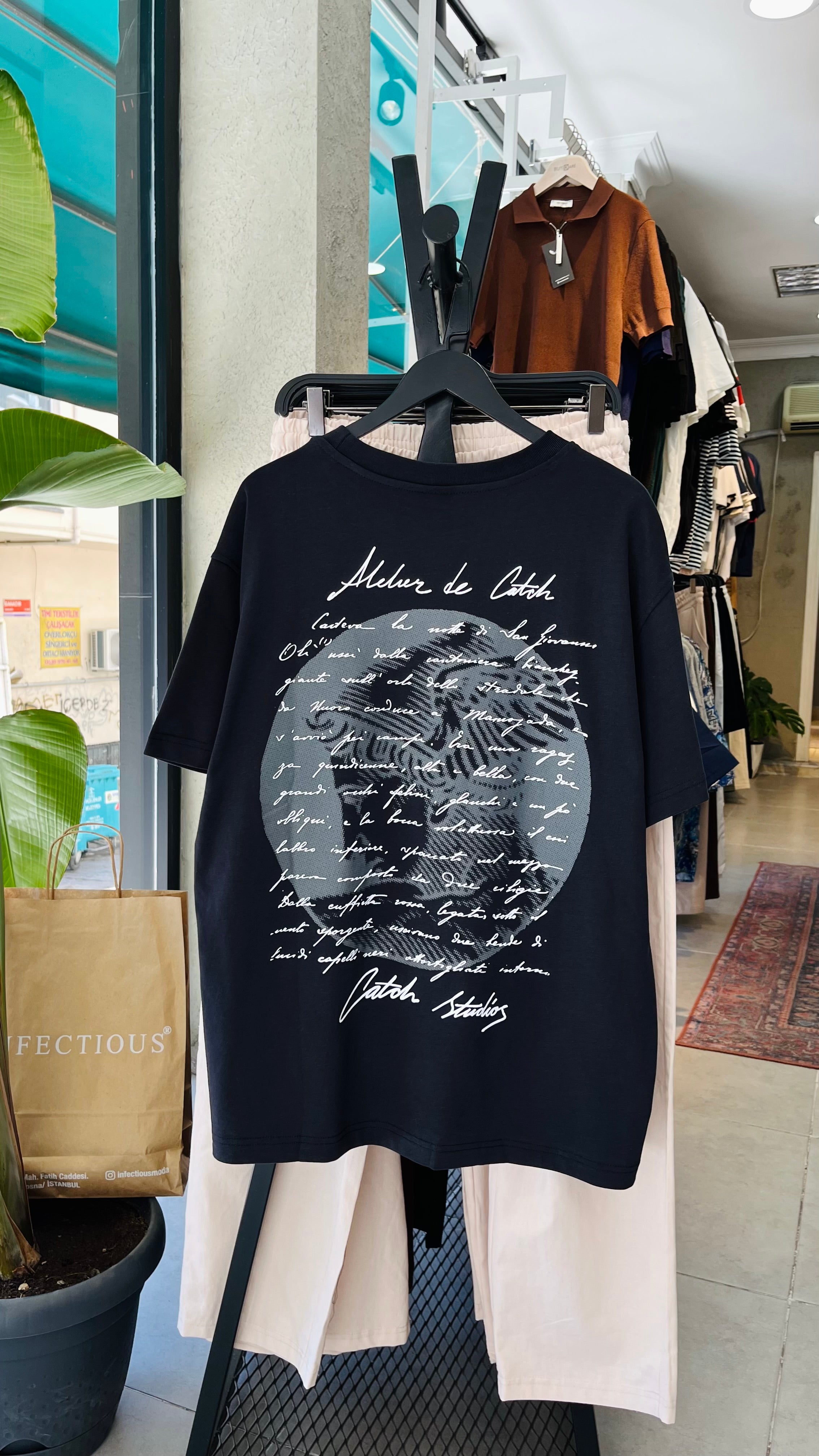 Oversize Siyah Sırt Baskılı Tshirt – Siyah 9300
