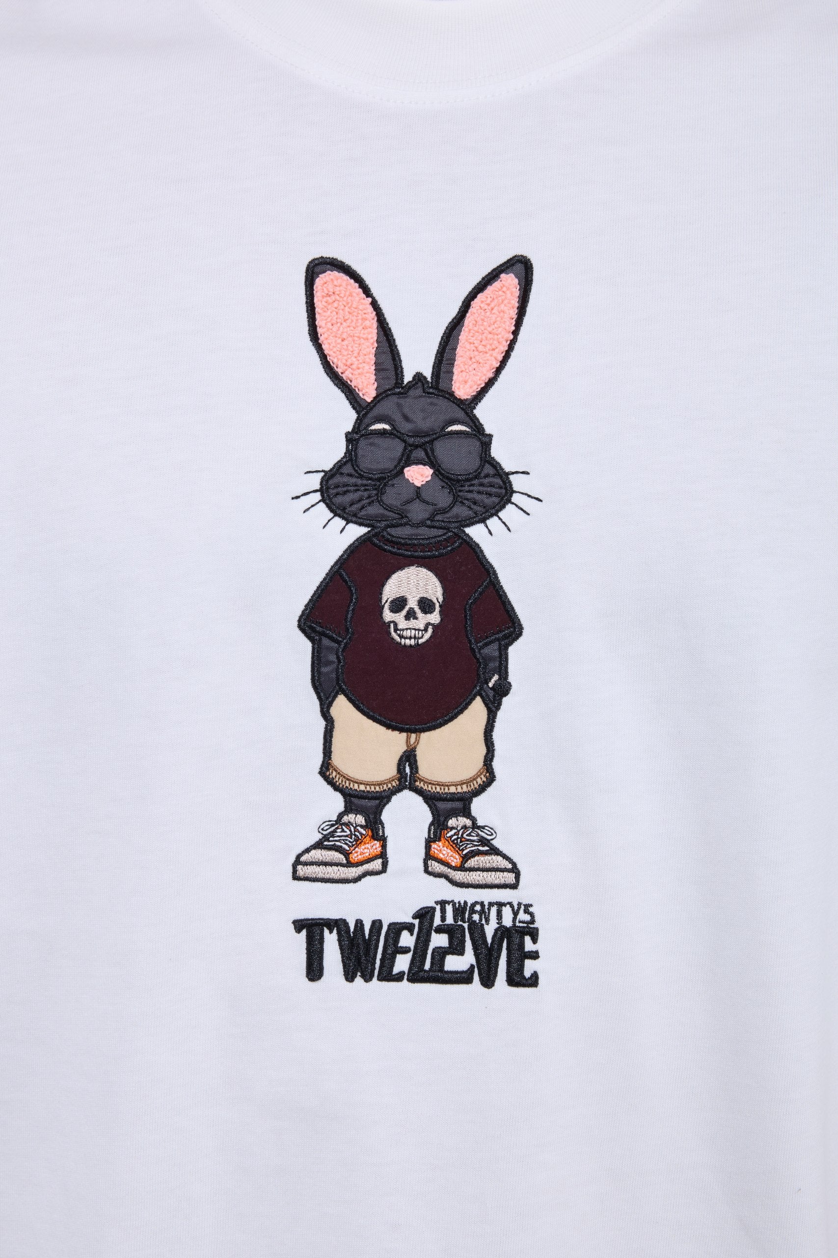 Oversize Beyaz Nakış Detaylı Tshirt 9366
