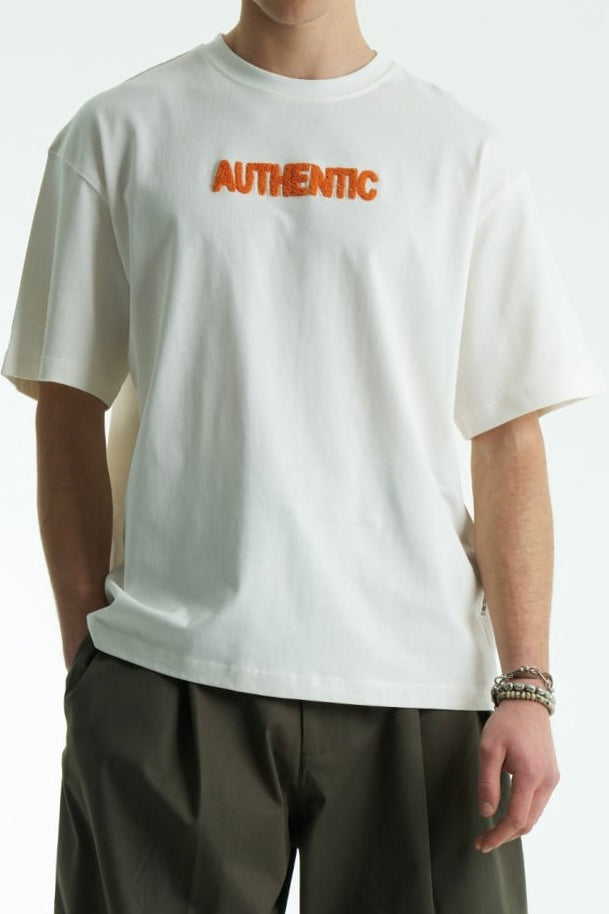 Oversize Beyaz Sırt Nakışlı Tshirt 9435
