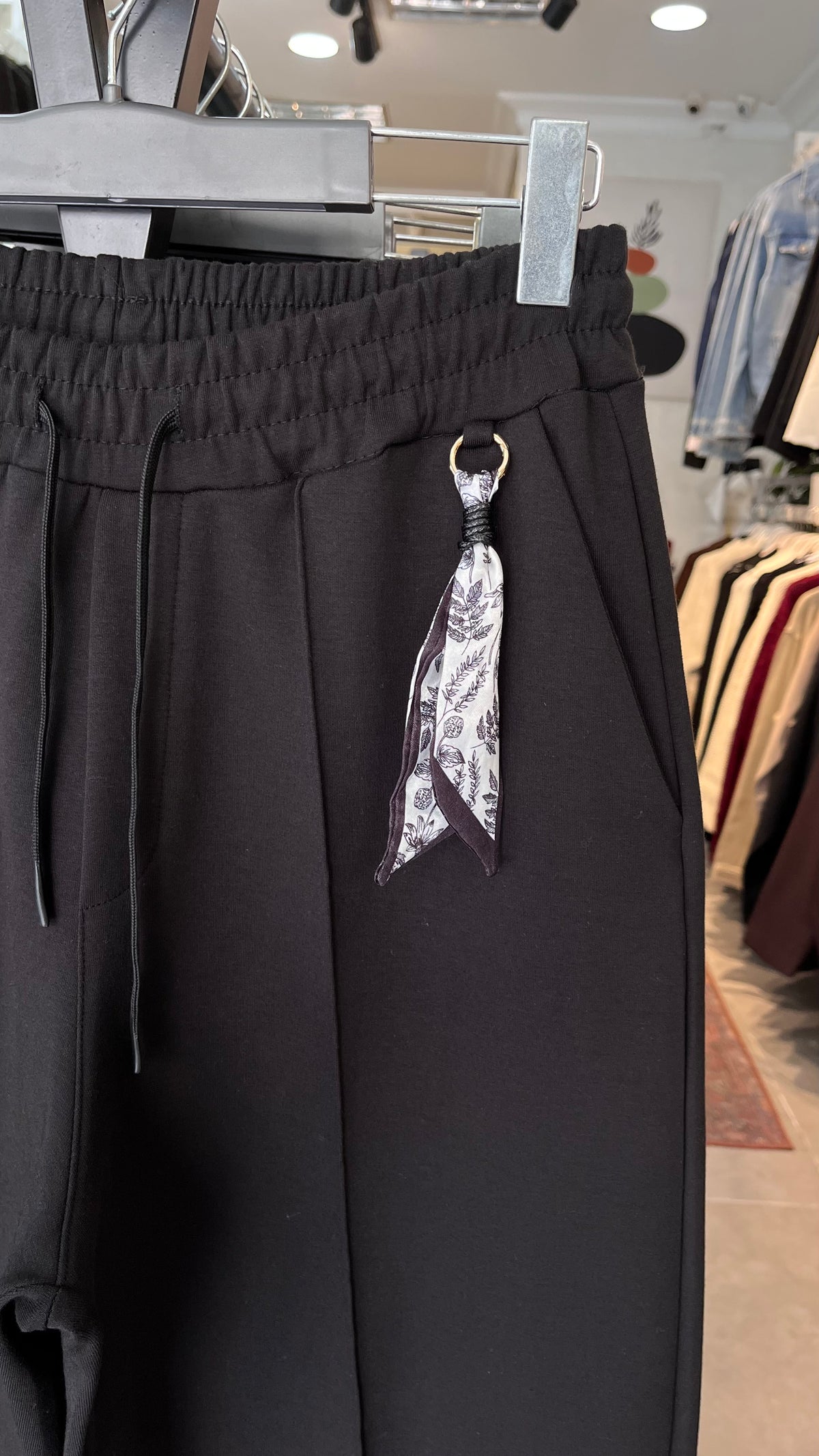 Baggy Çıma Ve Aksesuar Detaylı Siyah Eşofman 6245
