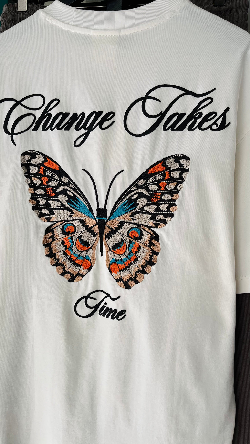 Oversize Beyaz Sırt Nakış Detaylı Tshirt 9368