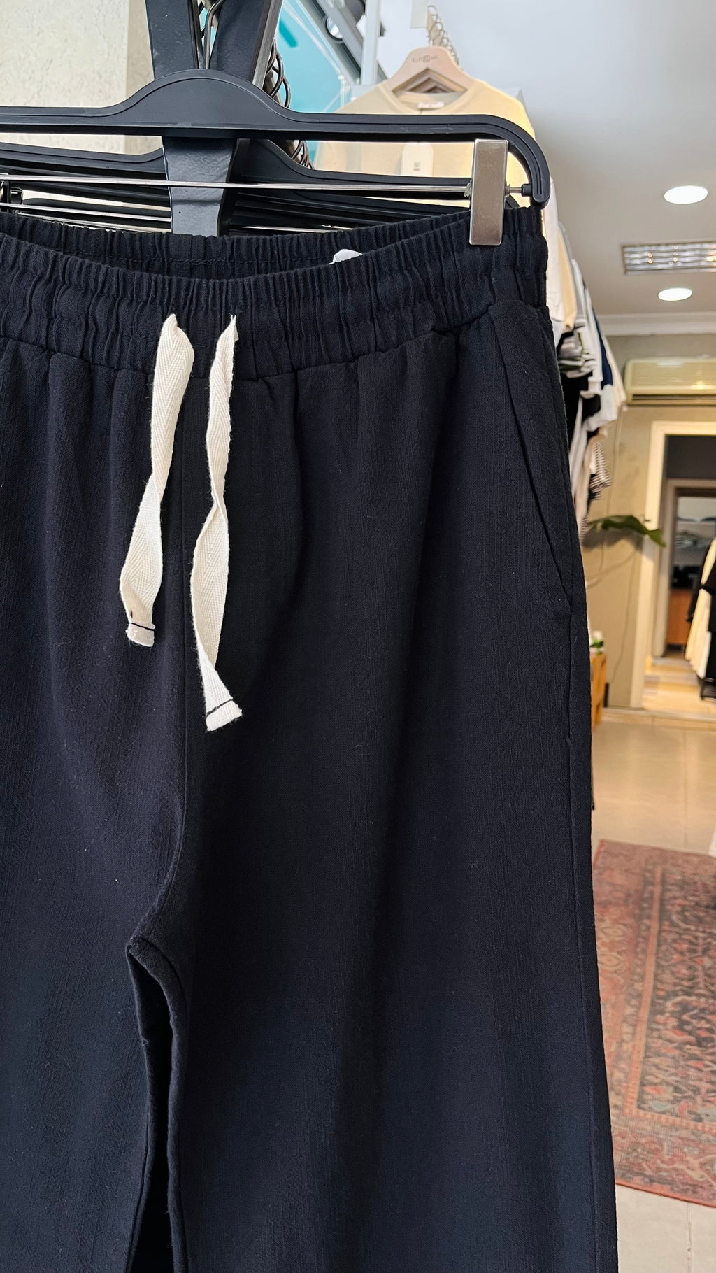 Baggy Nakış Detaylı Siyah Keten Pantolon 6221