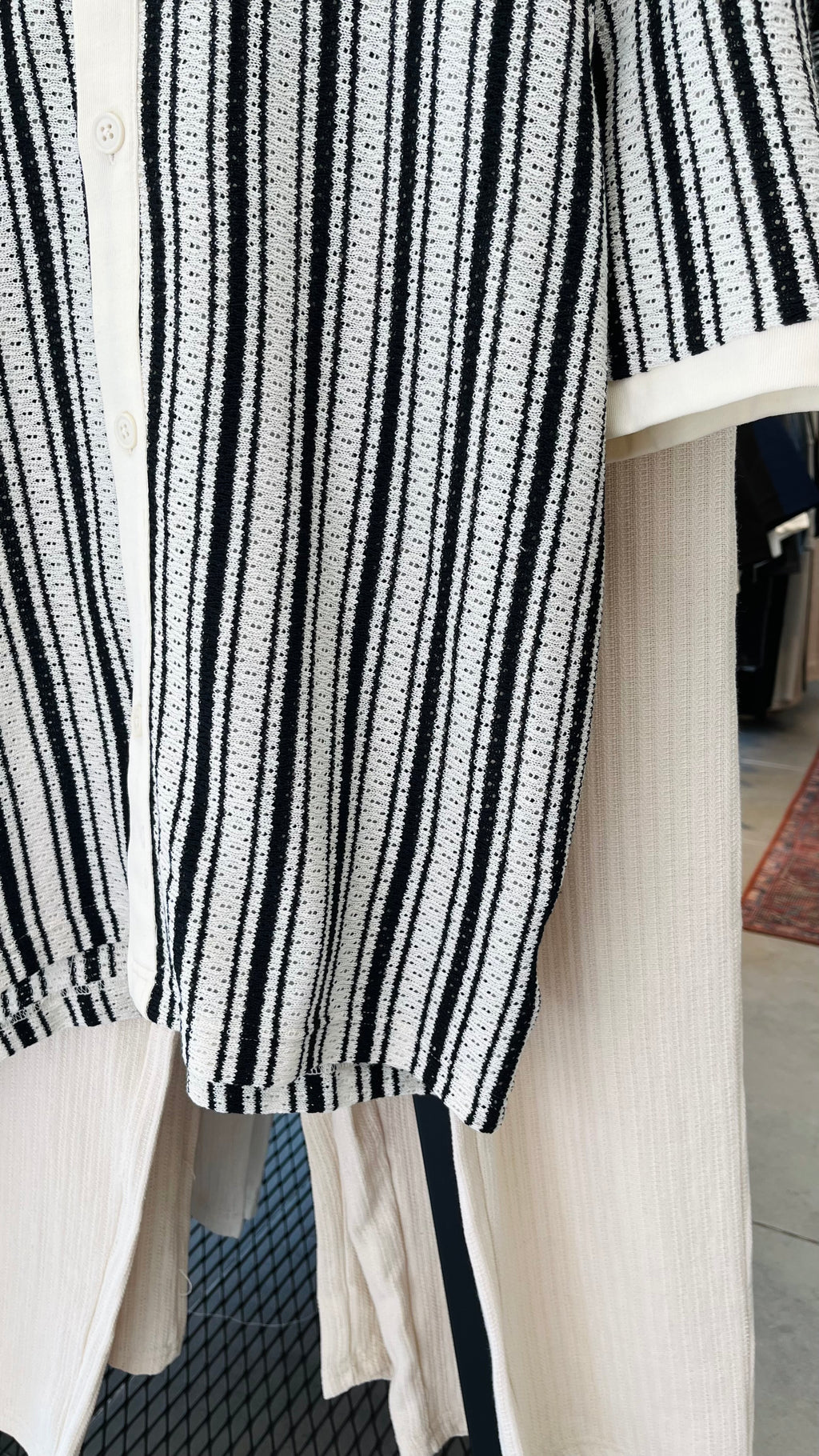 Oversize Beyaz Siyah Çizgili Kısa Kollu Gömlek - Beyaz 5387