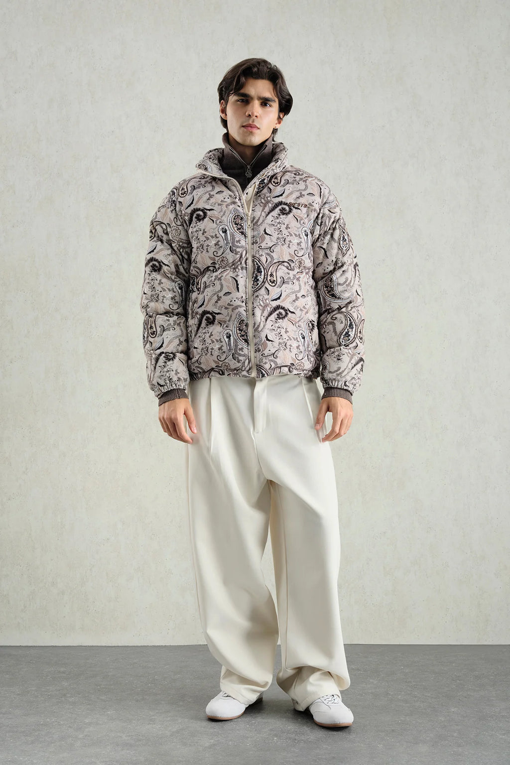 Desenli Kadife Şişme Bej Mont 2050