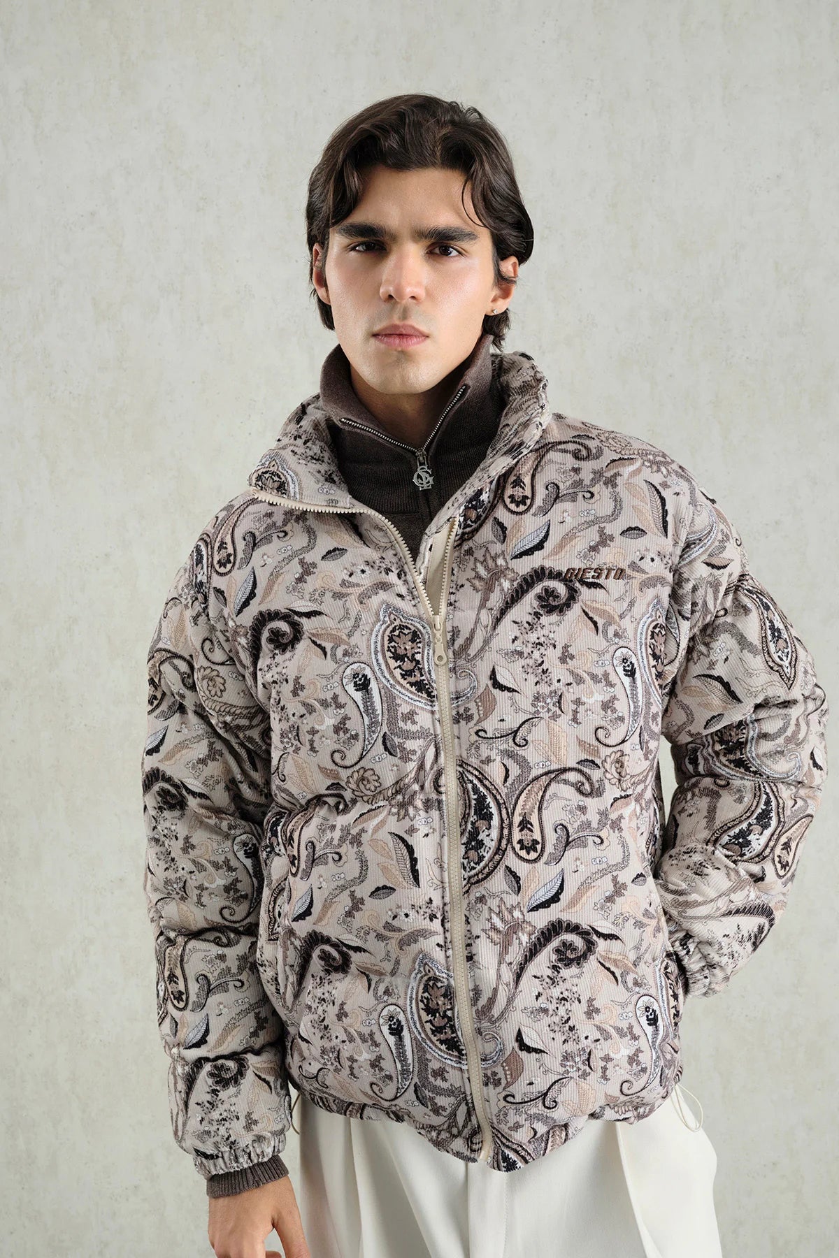 Desenli Kadife Şişme Bej Mont 2050